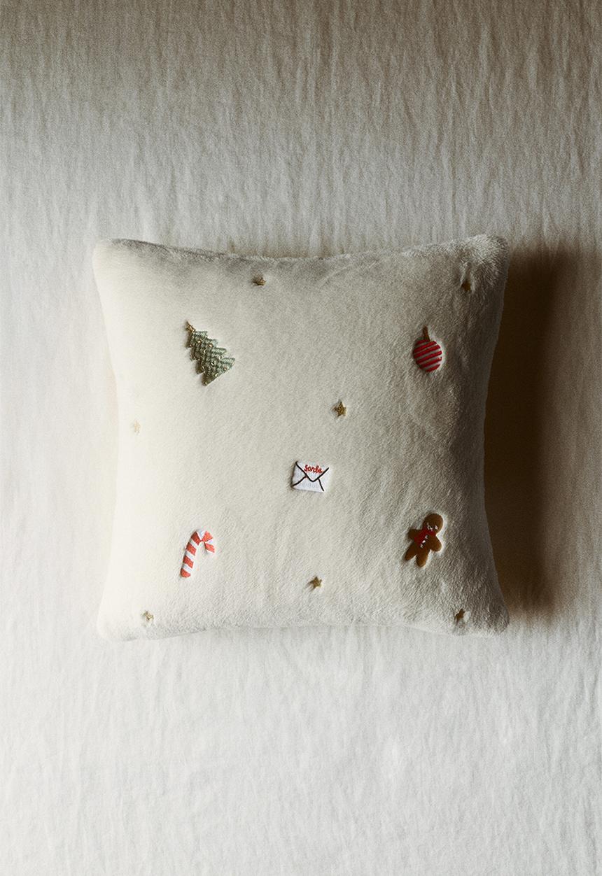 H&M - Embroidered cushion cover - cream/christmas