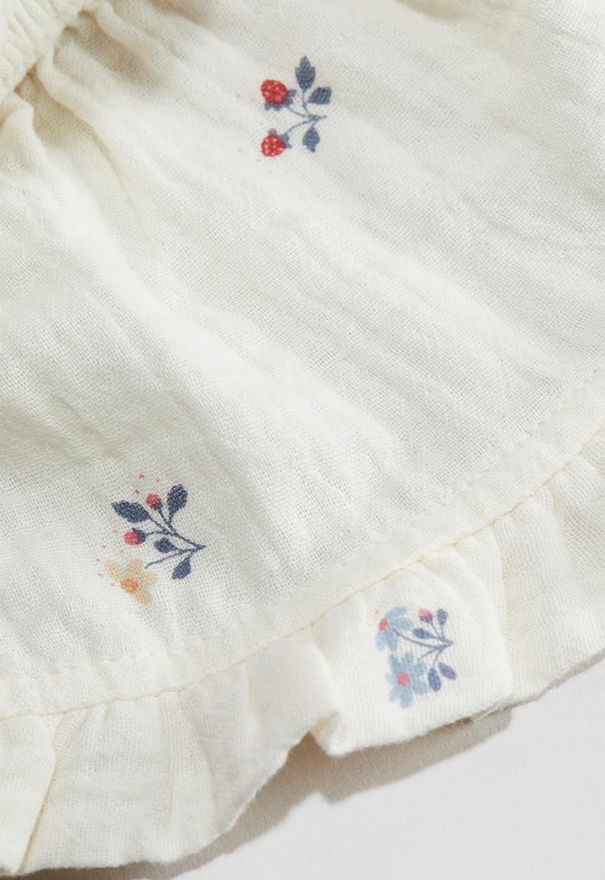 H&M - Ear-detail muslin cap - white/floral