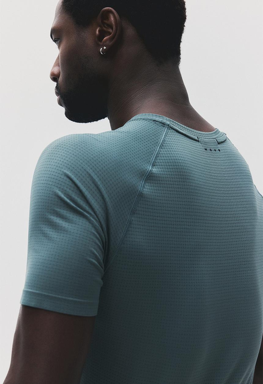 H&M - Muscle fit sports t-shirt with drymove? - dusty green