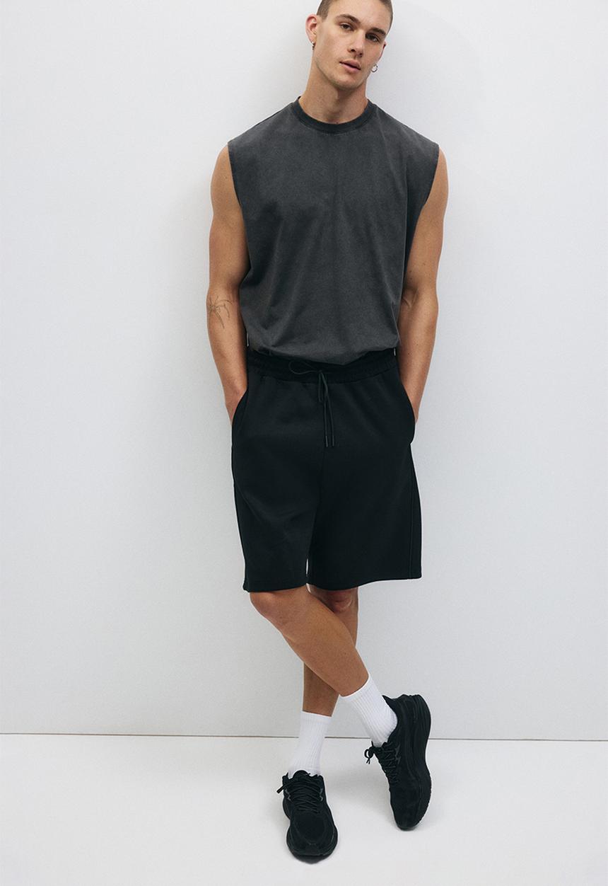 H&M - Loose fit sports shorts with drymove™ - black