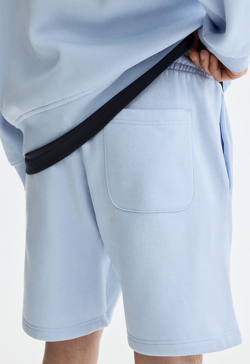H&M - Regular fit sweatshorts - light blue