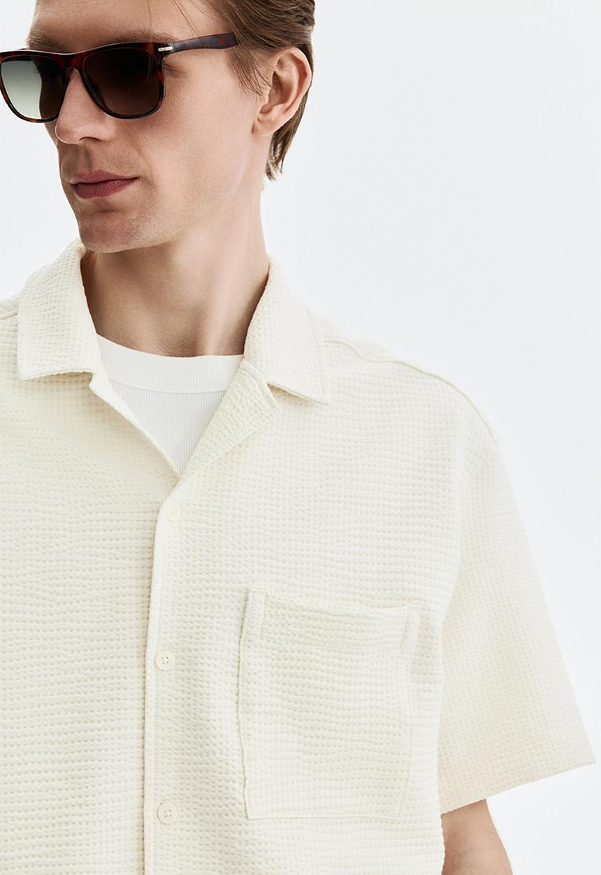 H&M - Relaxed fit waffled resort shirt - cream