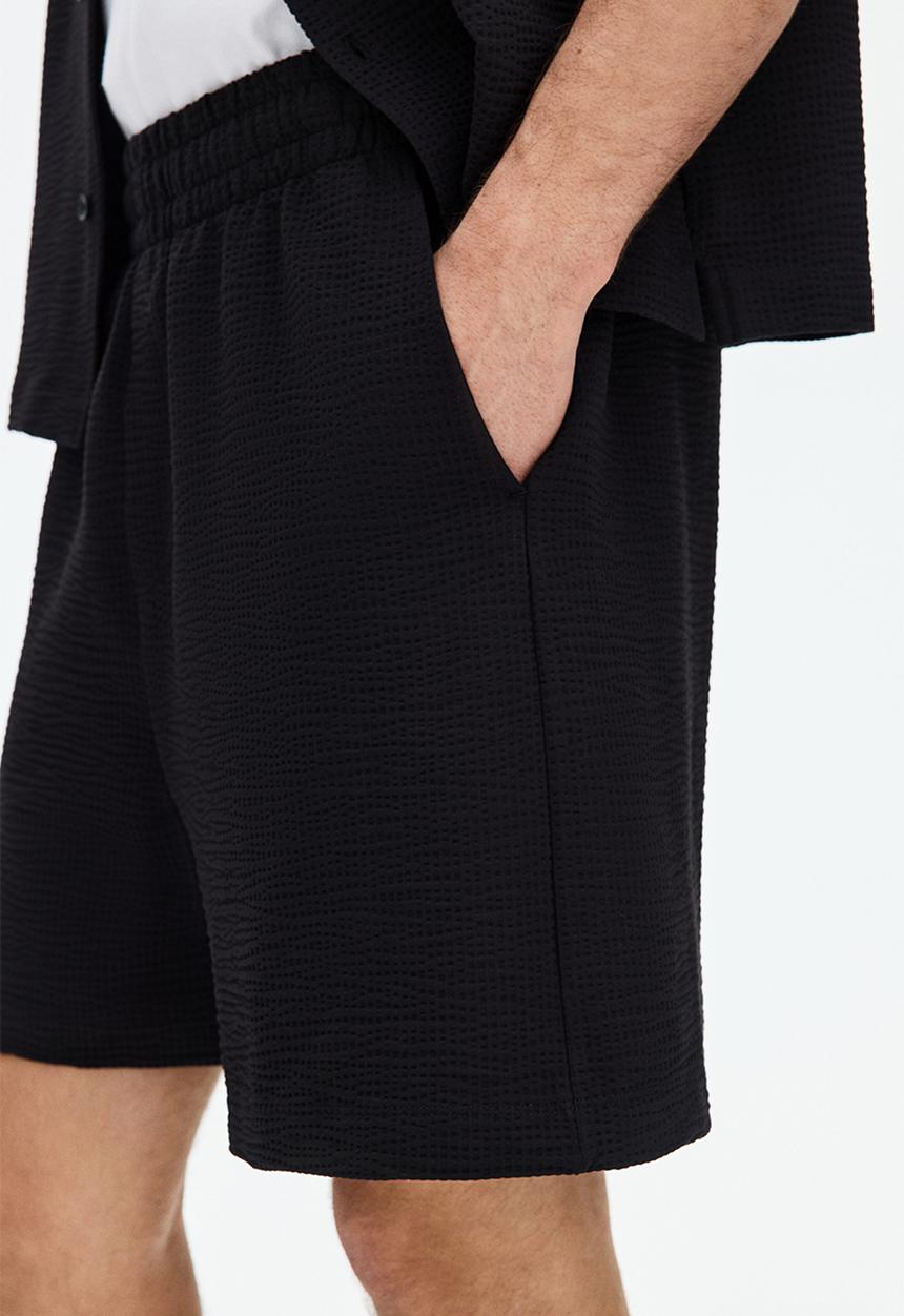 H&M - Relaxed fit waffled shorts - black