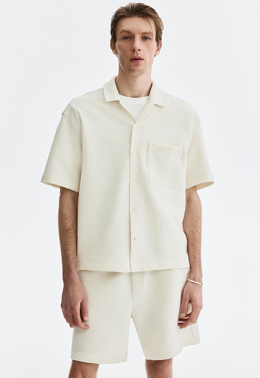 H&M - Relaxed fit waffled shorts - white