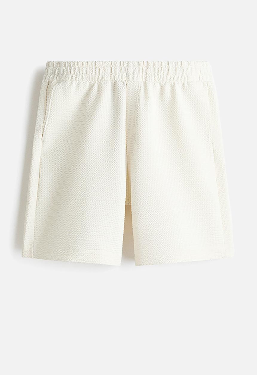 H&M - Relaxed fit waffled shorts - white