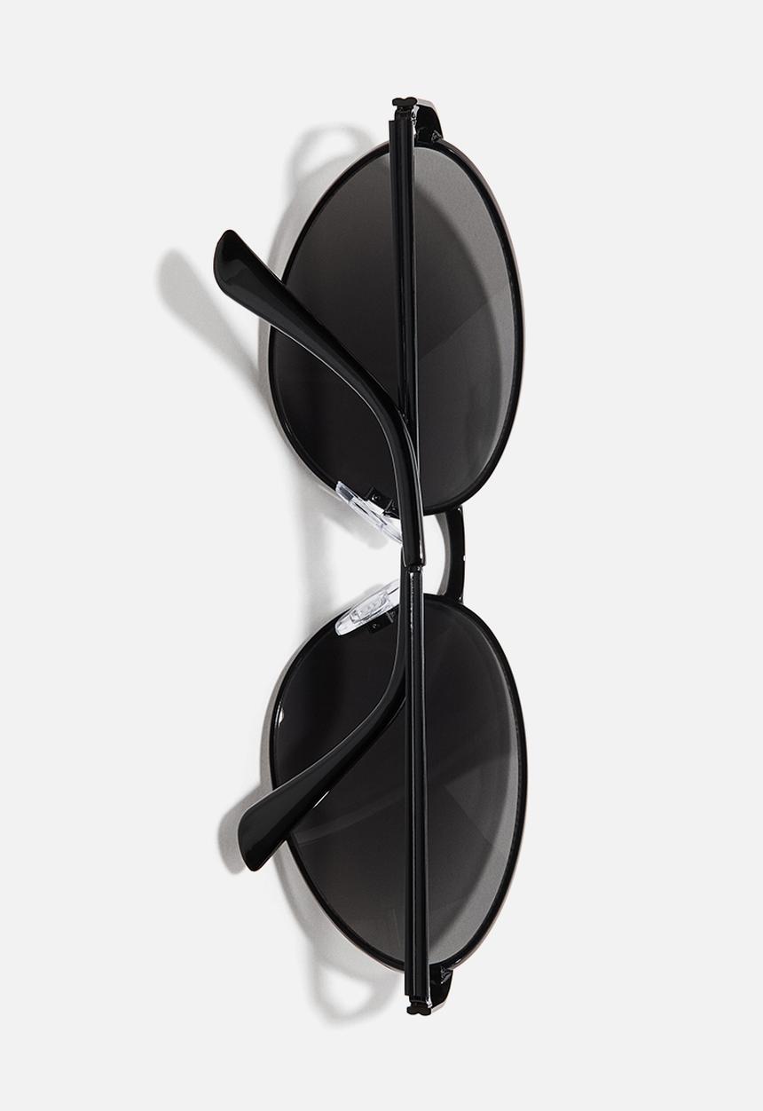 H&M - Oval sunglasses - black