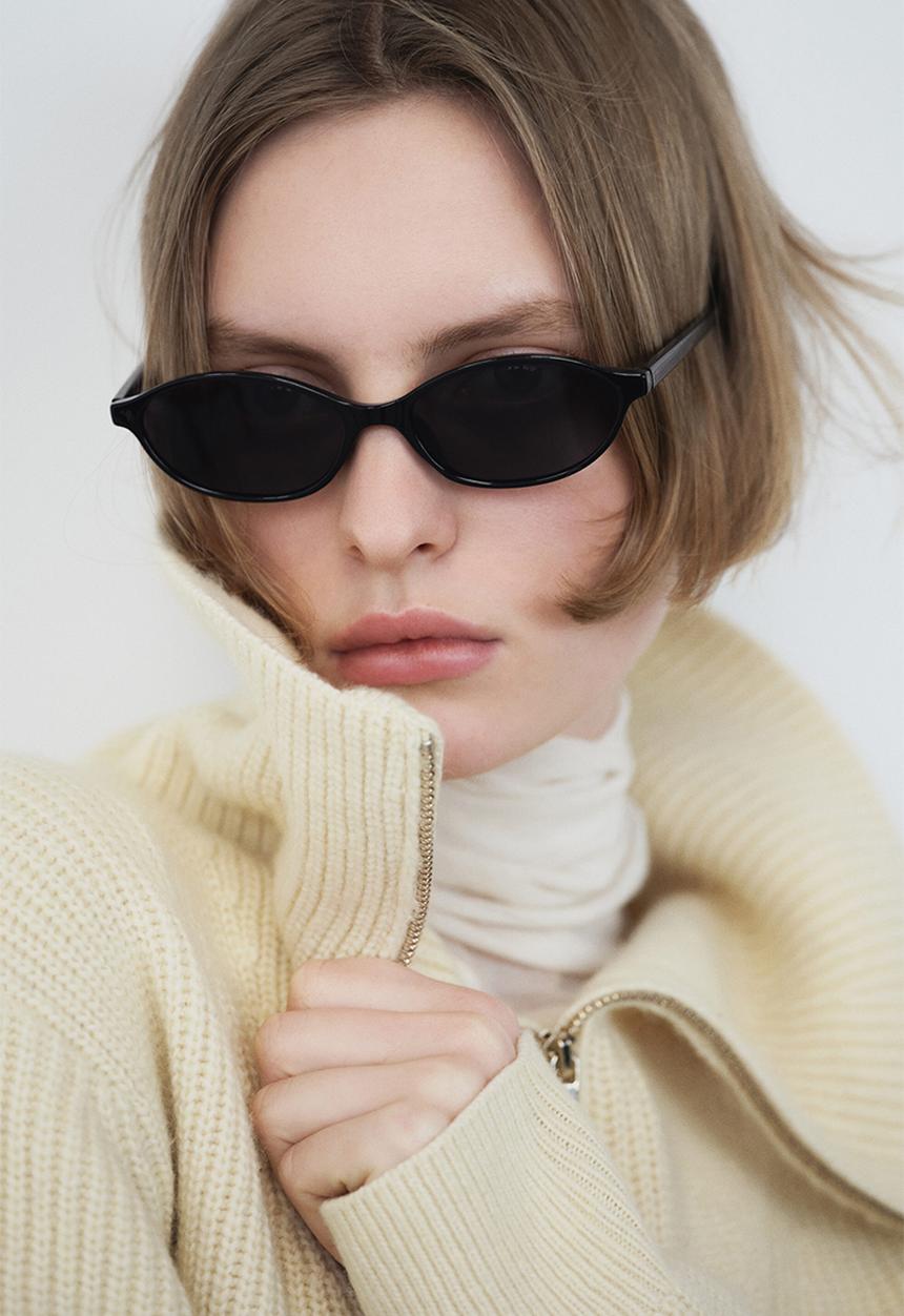 H&M - Oval sunglasses - black