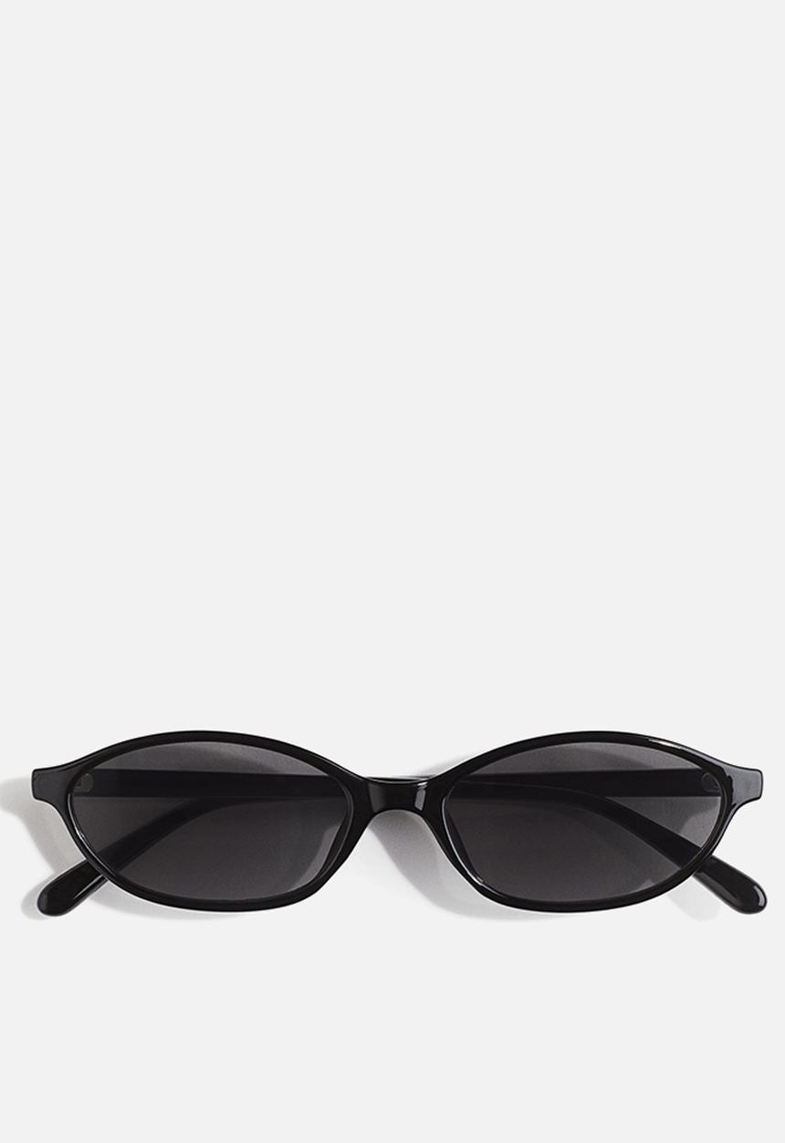 H&M - Oval sunglasses - black