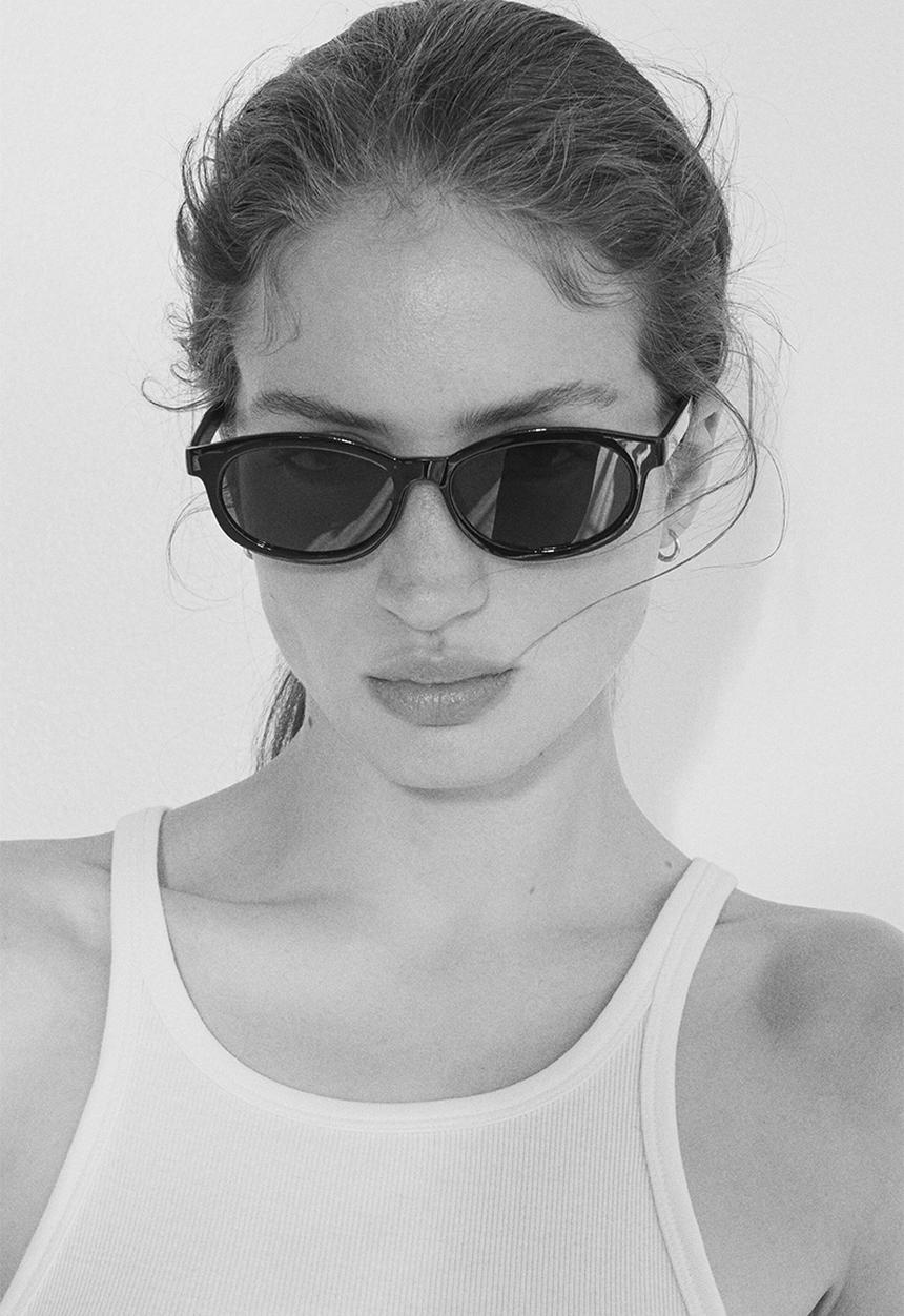 H&M - Oval sunglasses - black