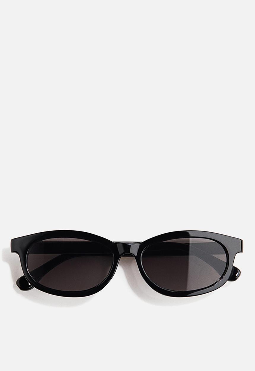 H&M - Oval sunglasses - black