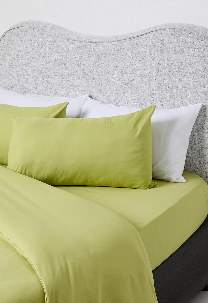 Sixth Floor - Recycled microfibre fitted sheet set Medow