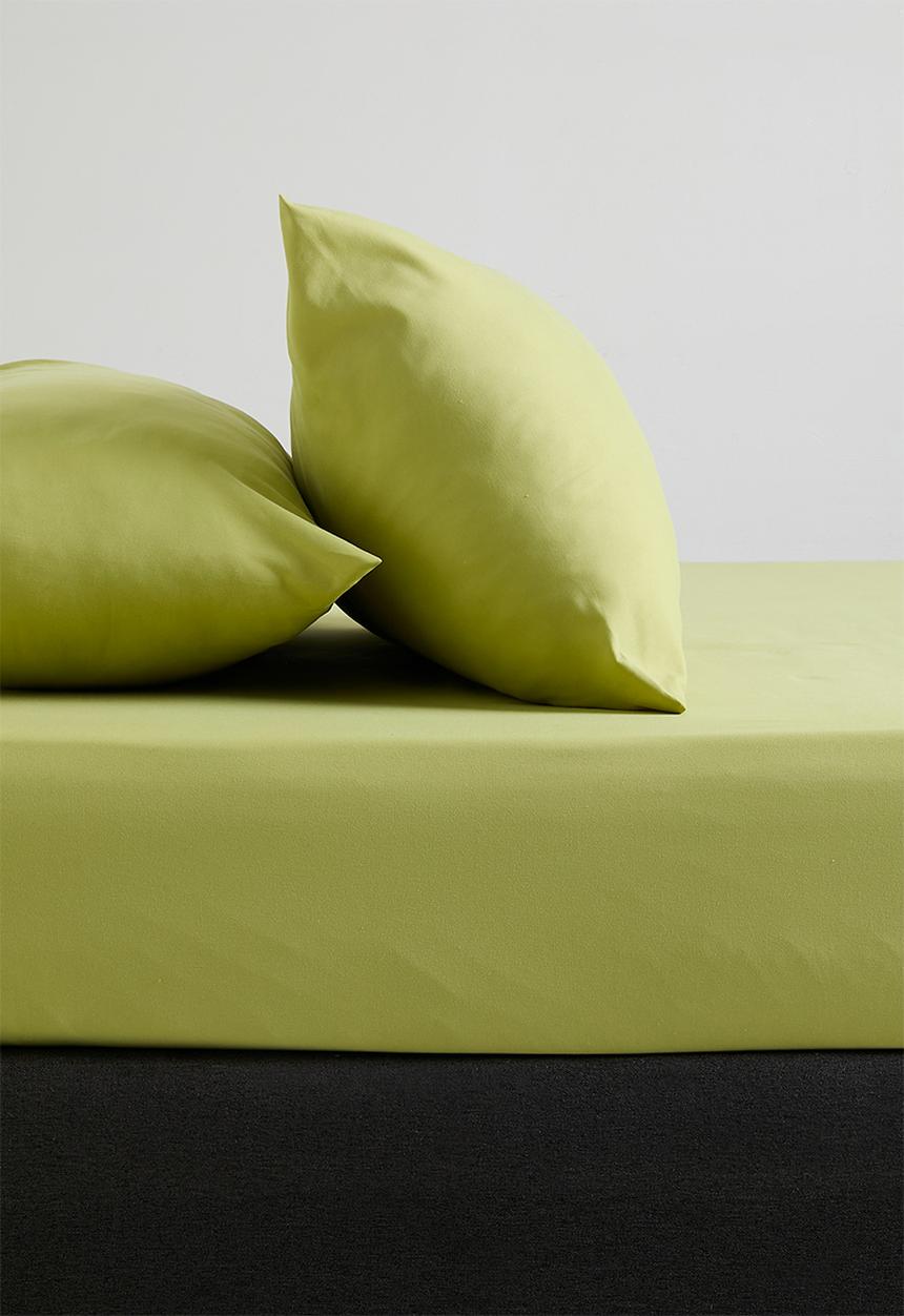 Sixth Floor - Recycled microfibre fitted sheet set Medow