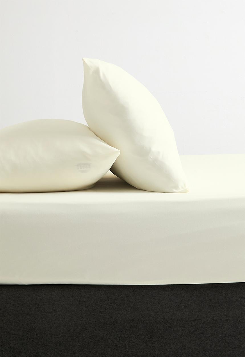Sixth Floor - Recycled microfibre fitted sheet set Milk