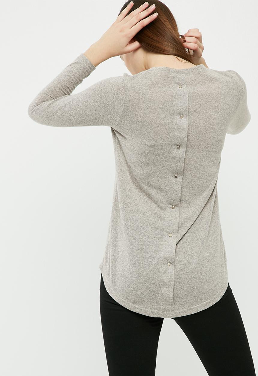 dailyfriday - Cut and sew top with button back