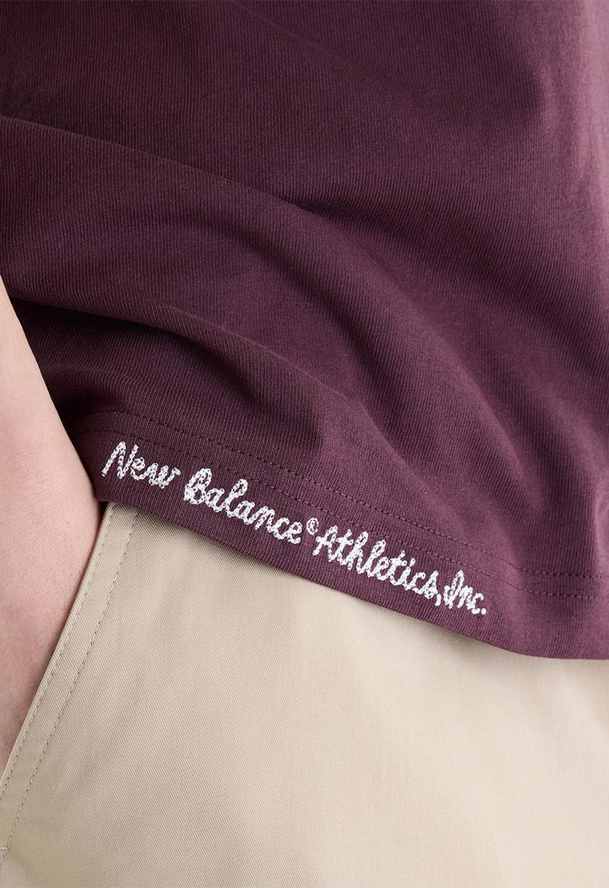 New Balance  - Athletics Varsity Bike T-shirt - Cherry Leather