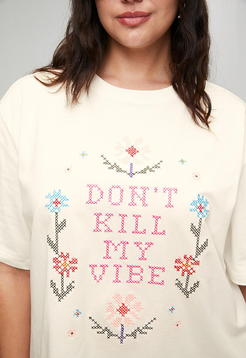Me&B - Plus Cross Stitch Embroidery 'Killmyvibe' Statement Tee - White