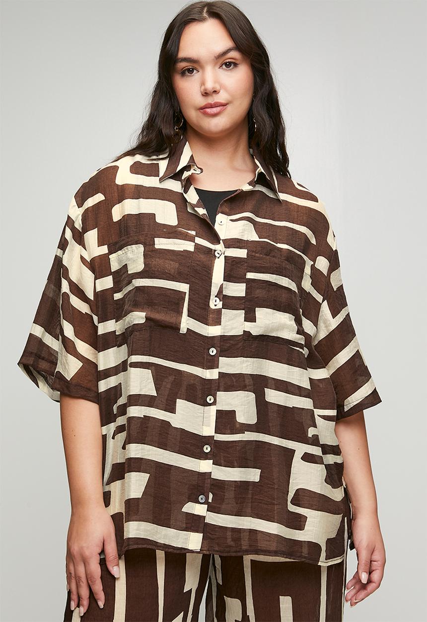 Me&B - Plus Oversized Shirt Patch Pockets - Choc/Bananaprint