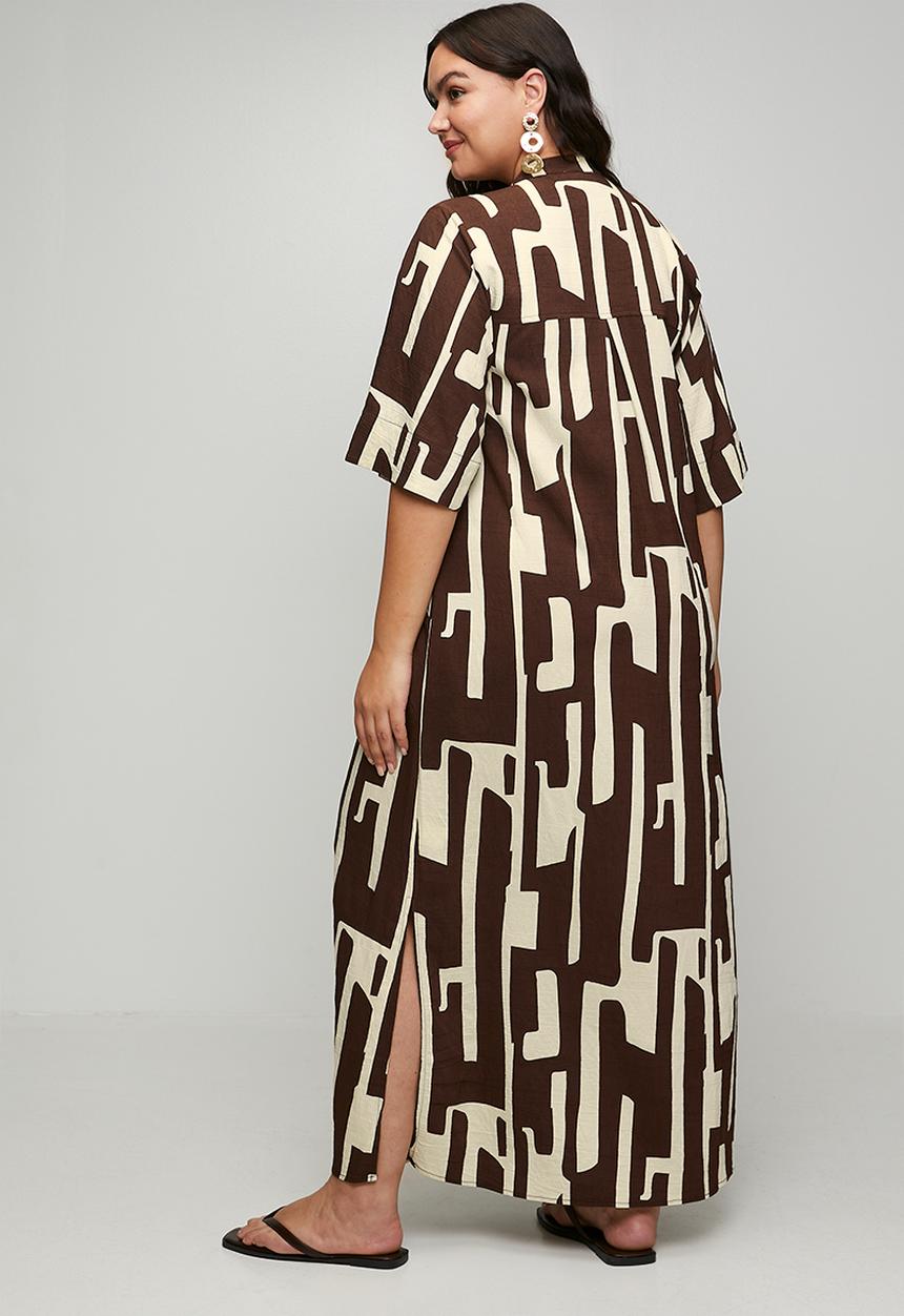 Me&B - Plus Bib Front Tunic Maxi Dress - Choc/BananaPrint