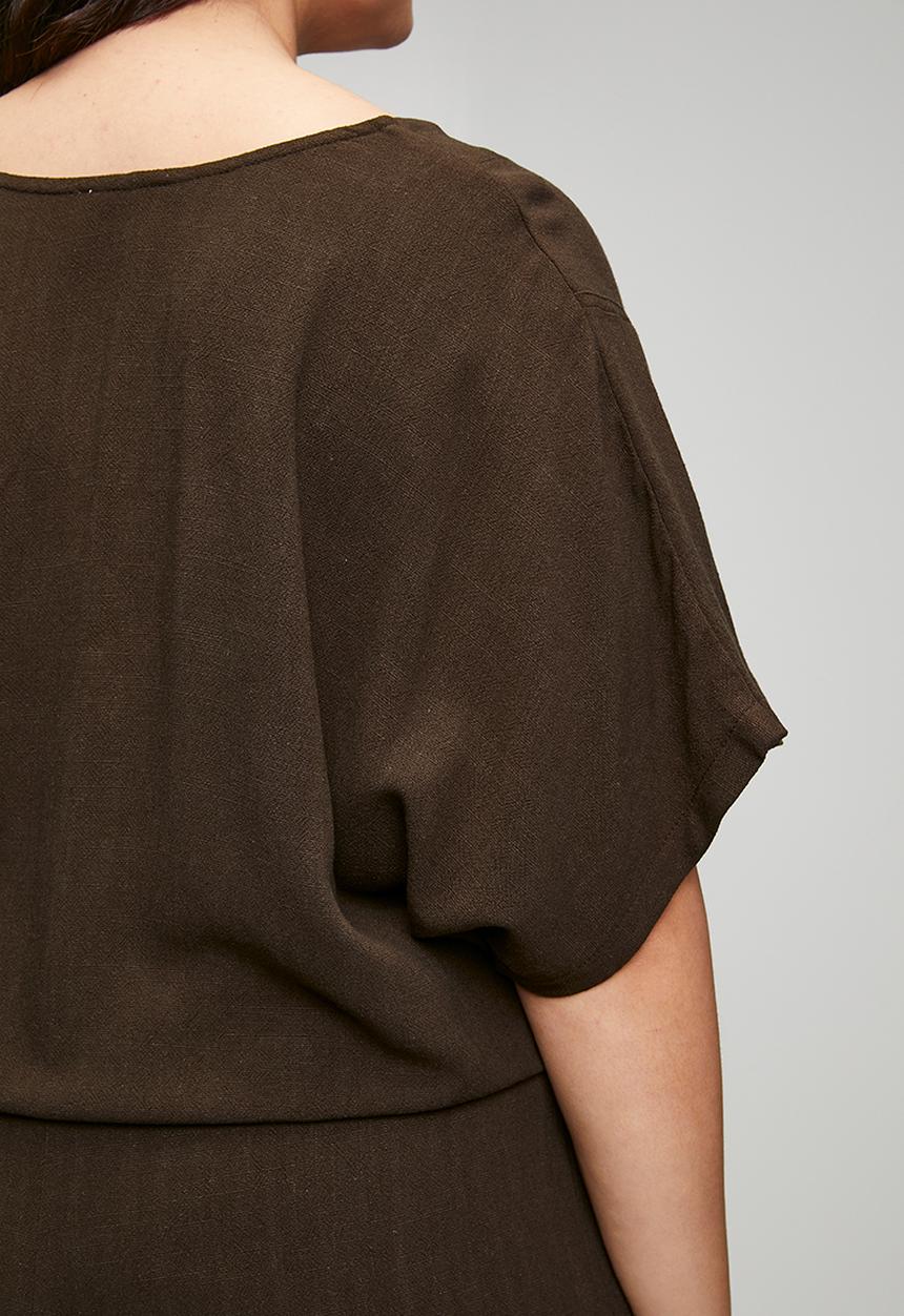 Me&B - Plus Perpex Button Detail Dolman Sleeve Top  - Dark choc