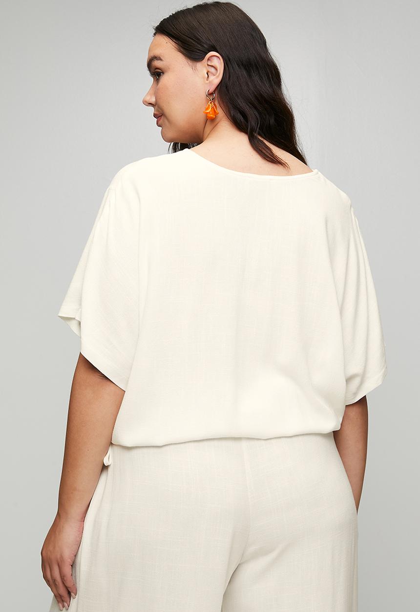 Me&B - Plus Perspex Button Detail Dolman Sleeve Top - Milk