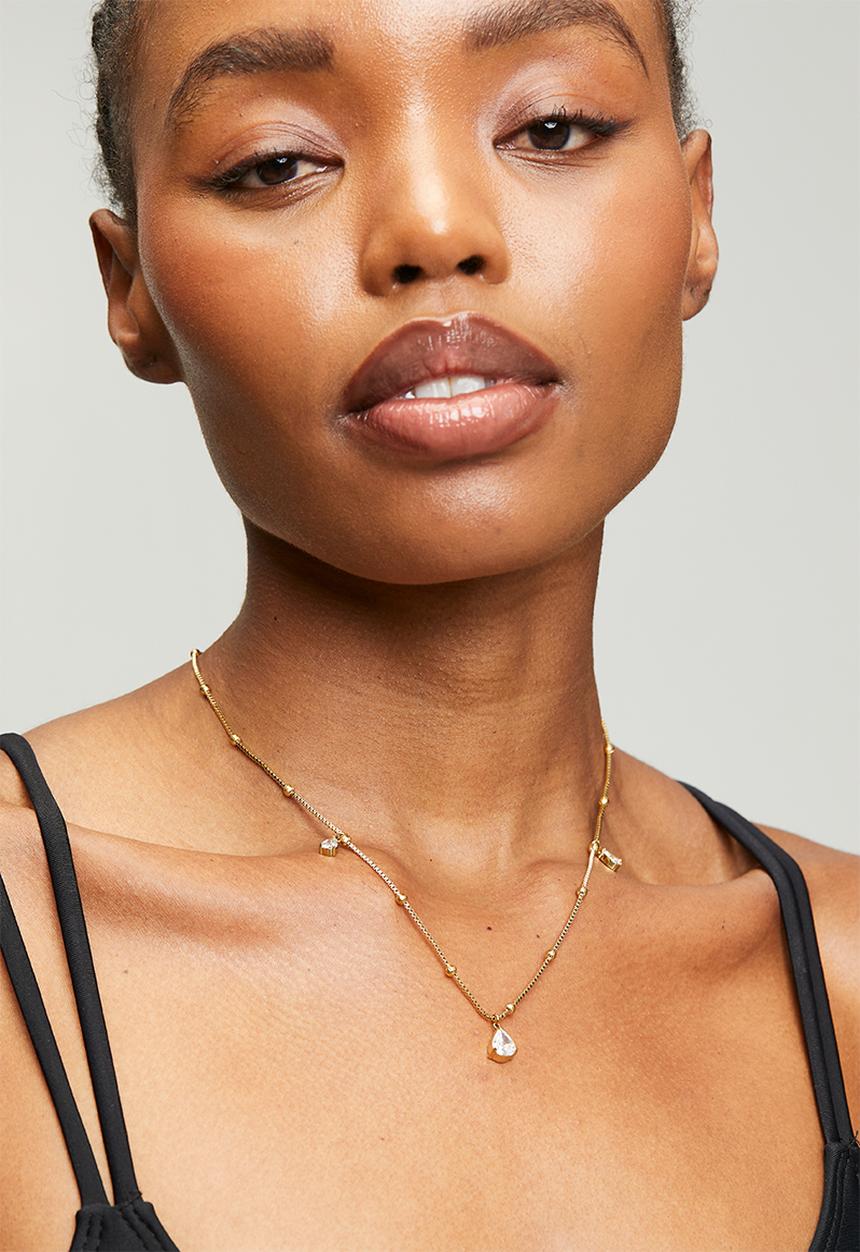 Zoe on Trend - Pretty Integrated And Drop Necklace - Gold