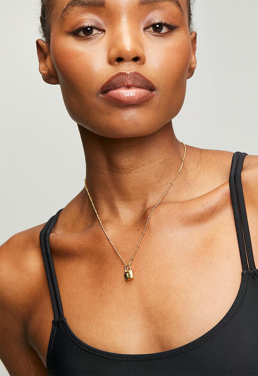 Zoe on Trend - Funky Padlock Design Necklace - Gold
