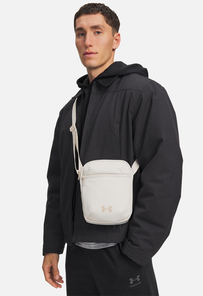 Under Armour - Essential Crossbody - Vanilla