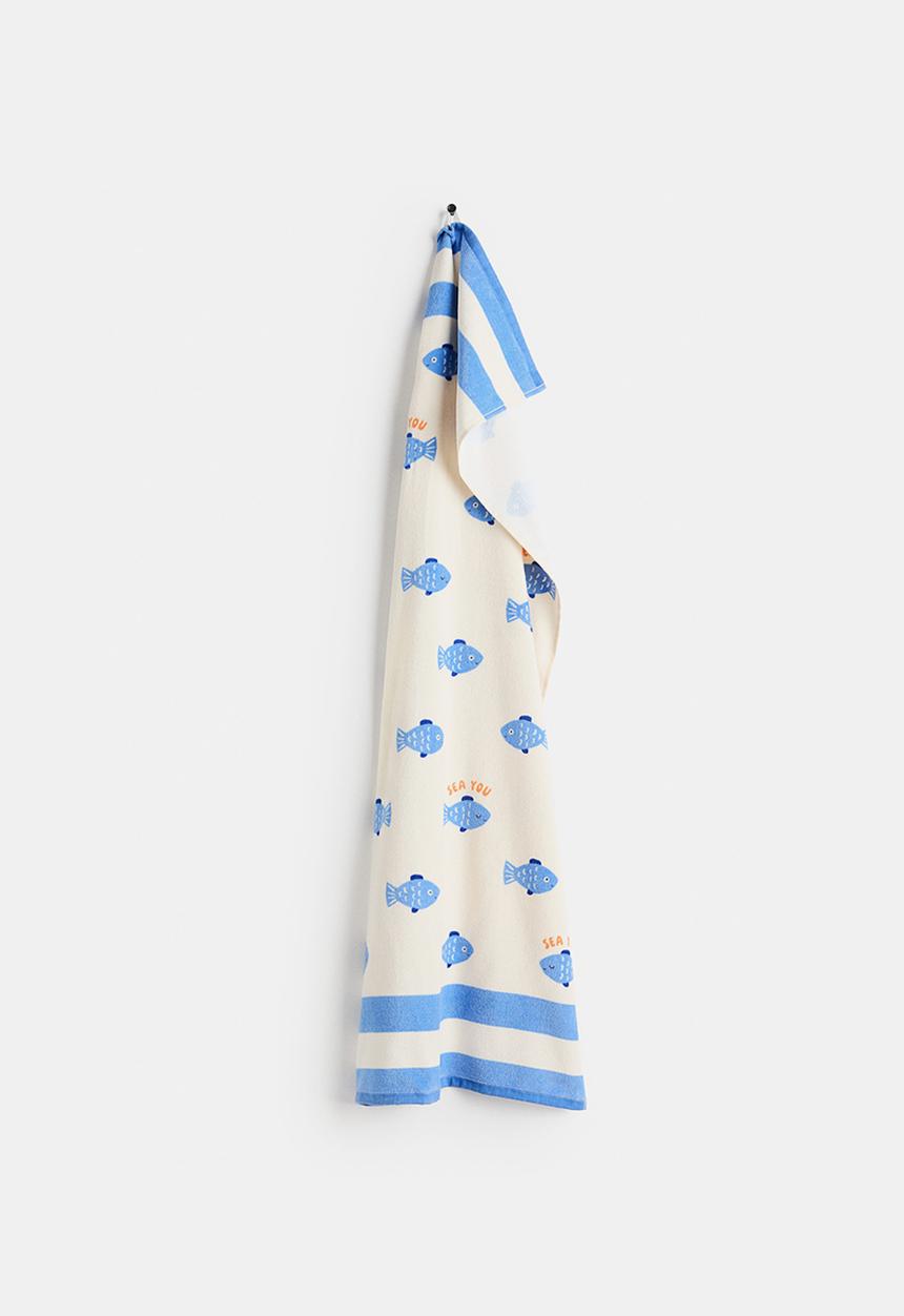 H&M - Patterned bath towel - cream/blue fish