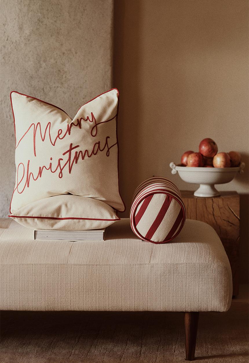 H&M - Embroidered cushion cover - cream/merry christmas