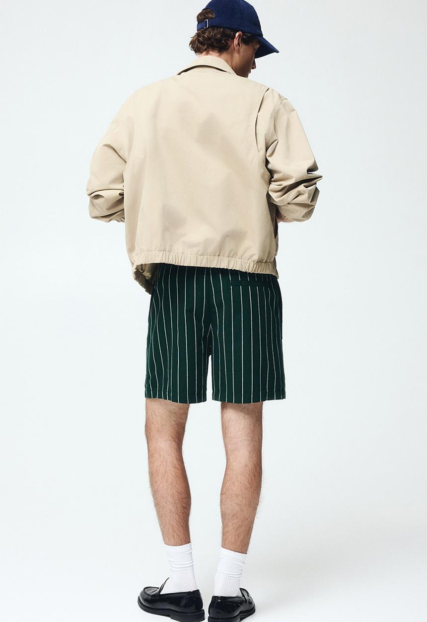 H&M - Regular fit shorts - dark green/striped