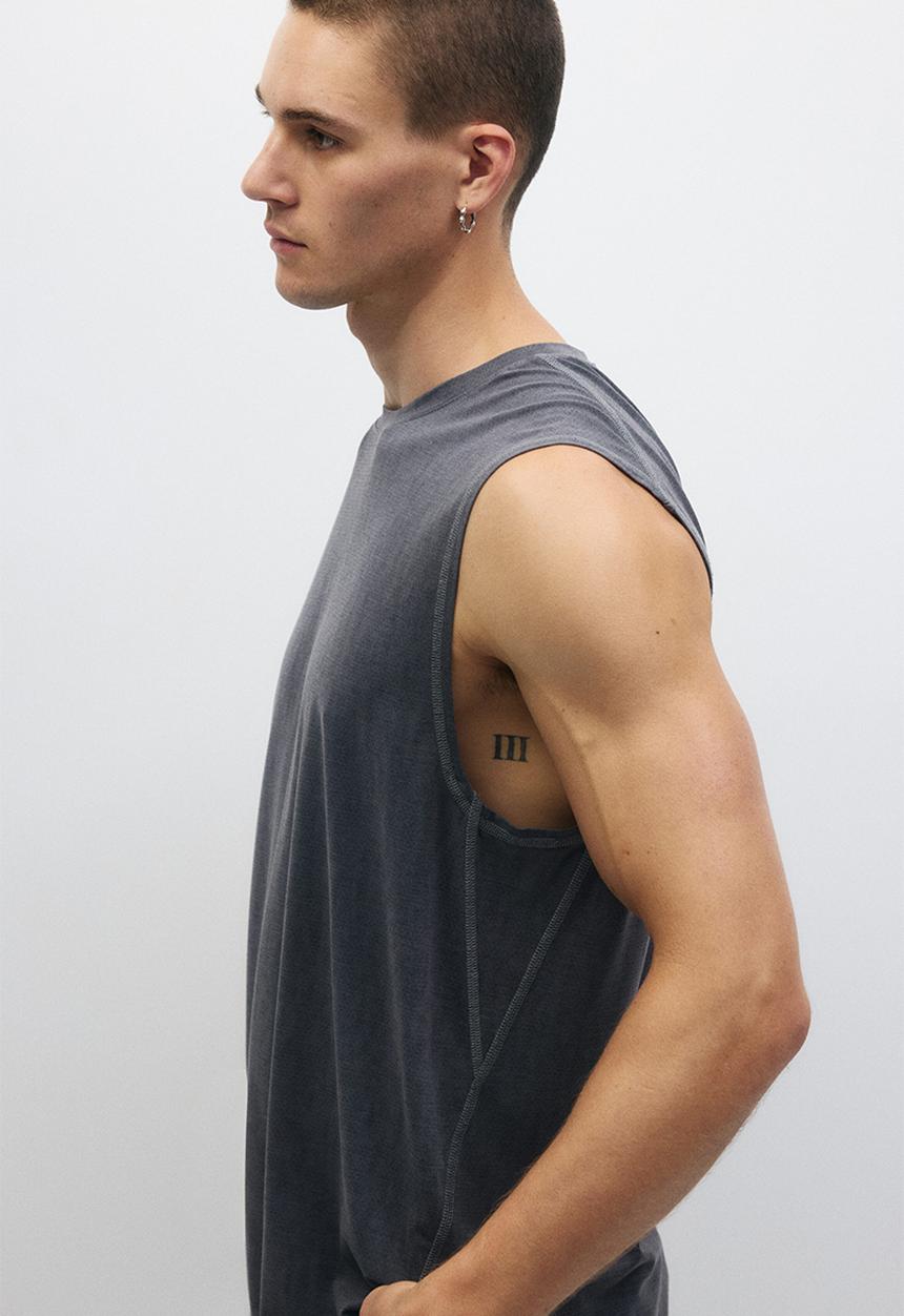 H&M - Regular fit sports vest top with drymove™ - dark grey