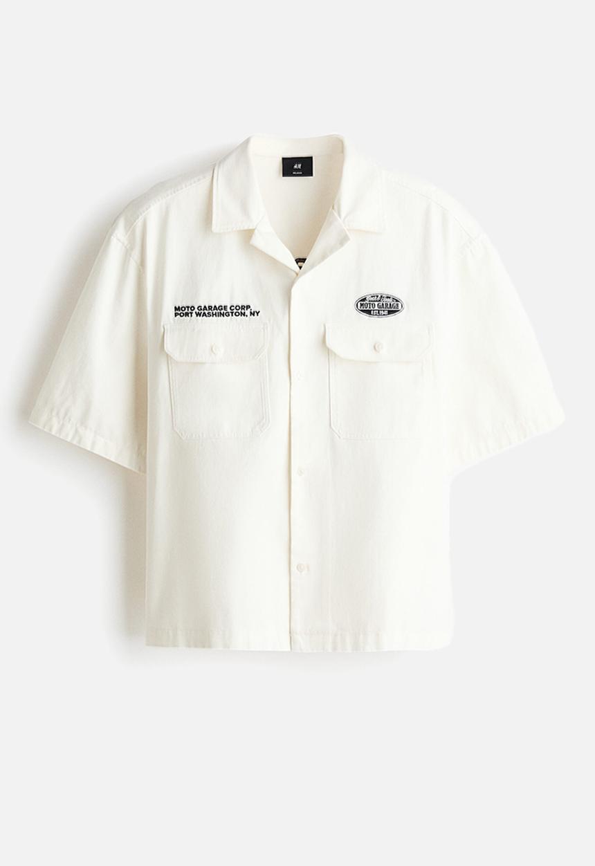 H&M - Relaxed fit short-sleeved utility shirt - white/moto garage