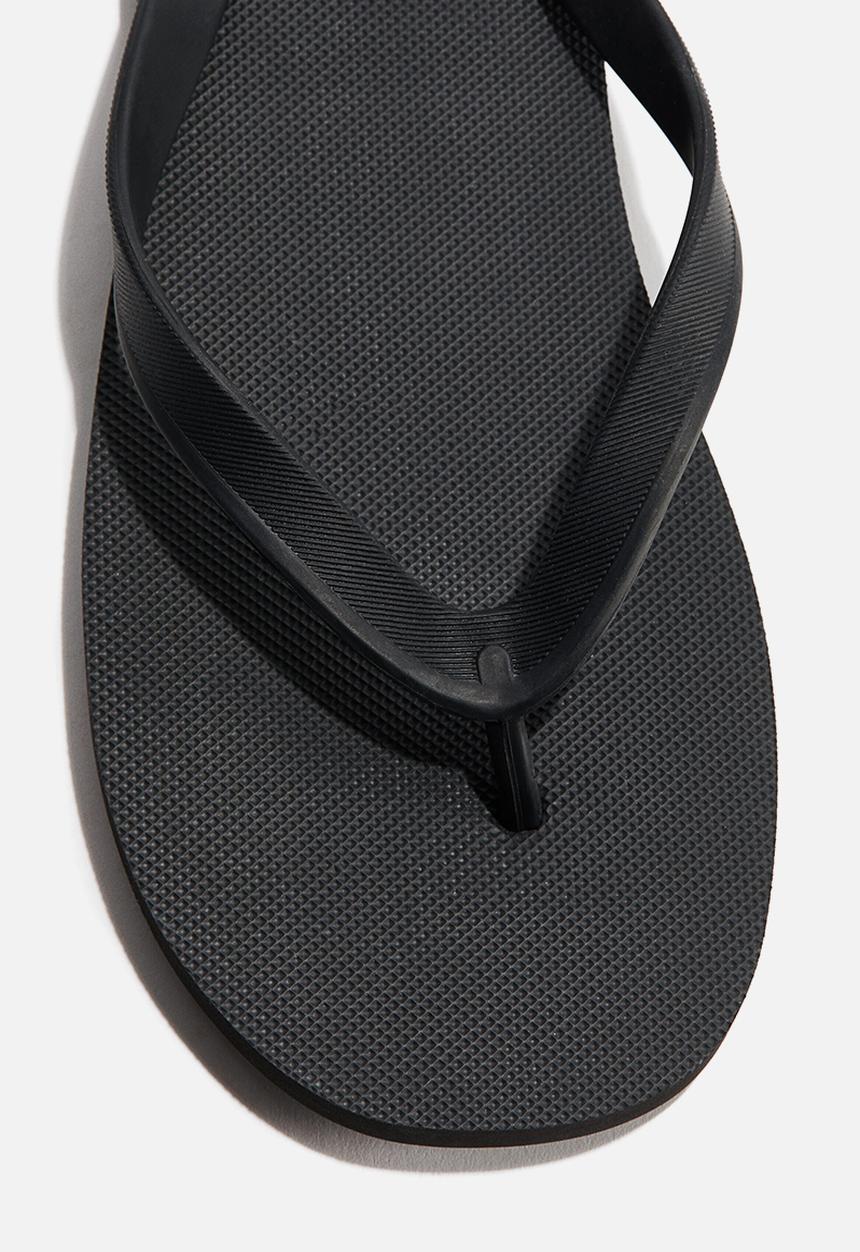 H&M - Rubber flip flops - black