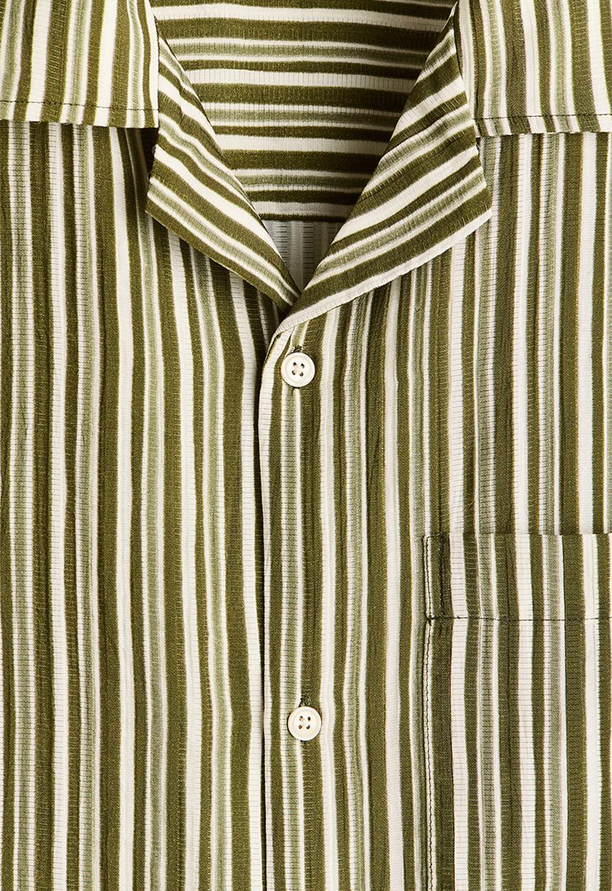 H&M - Relaxed fit resort shirt - dark khaki green/striped