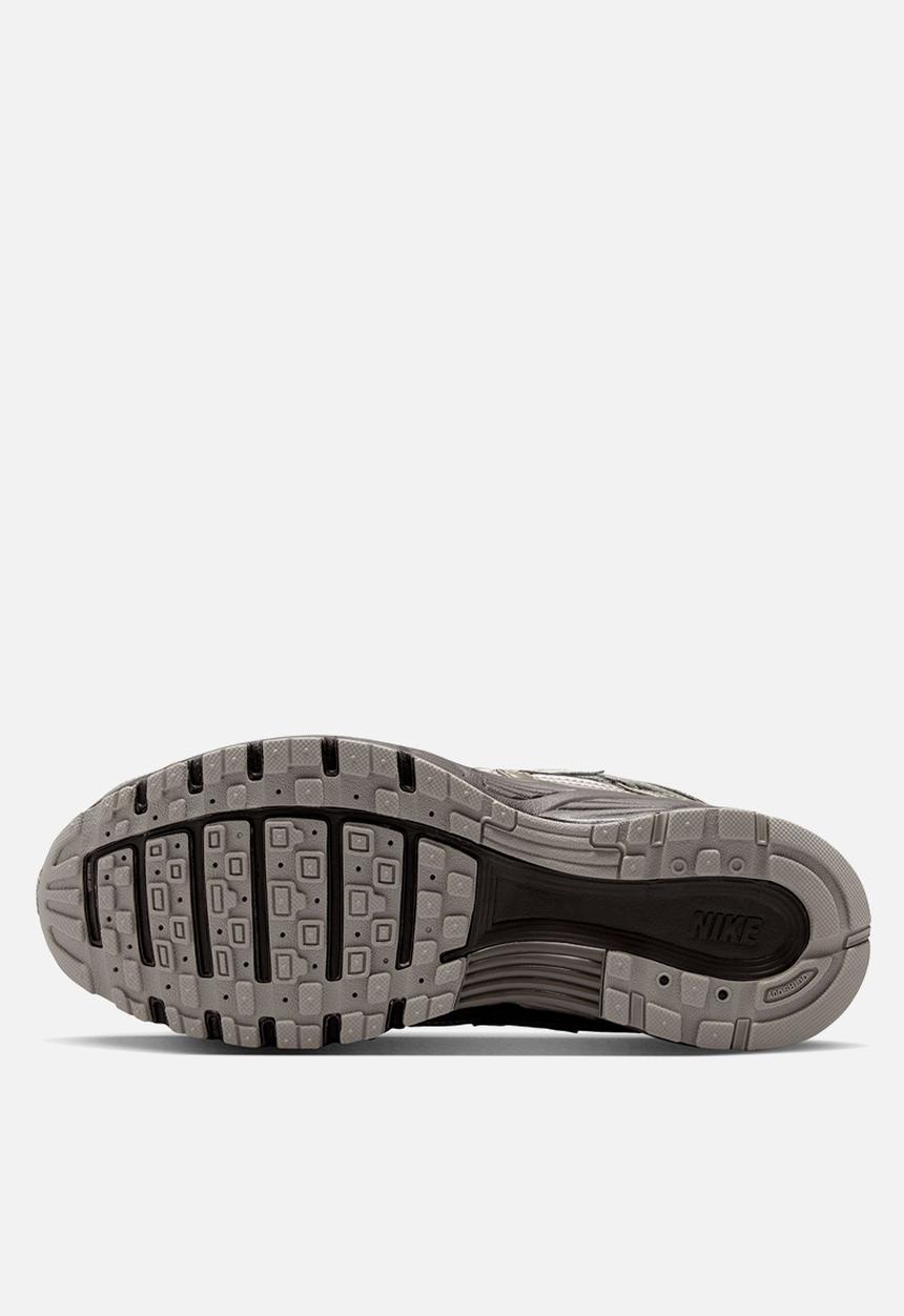 Nike - Nike P-6000