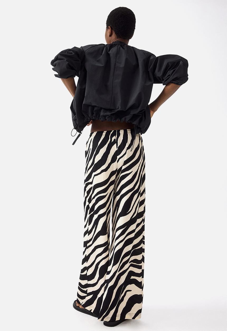 H&M - Wide pull-on trousers - black/zebra print