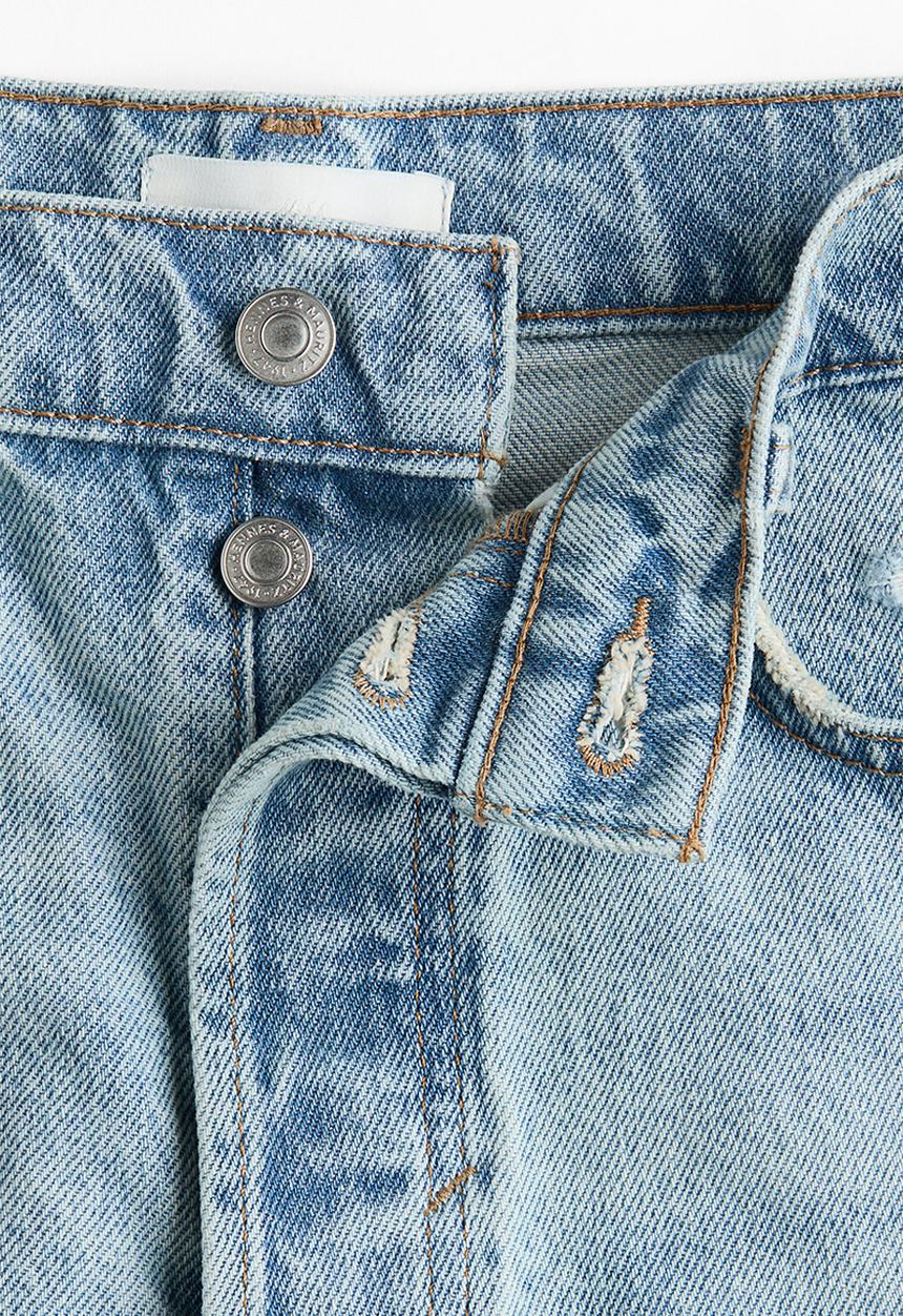 H&M - Raw-edge denim shorts - light denim blue