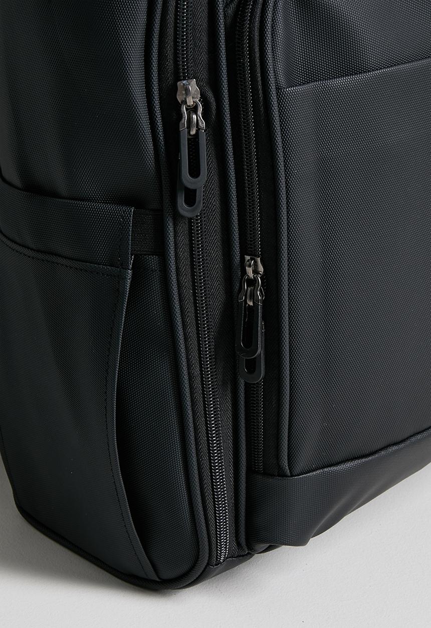 Pop Candy - Minimalist backpack - black