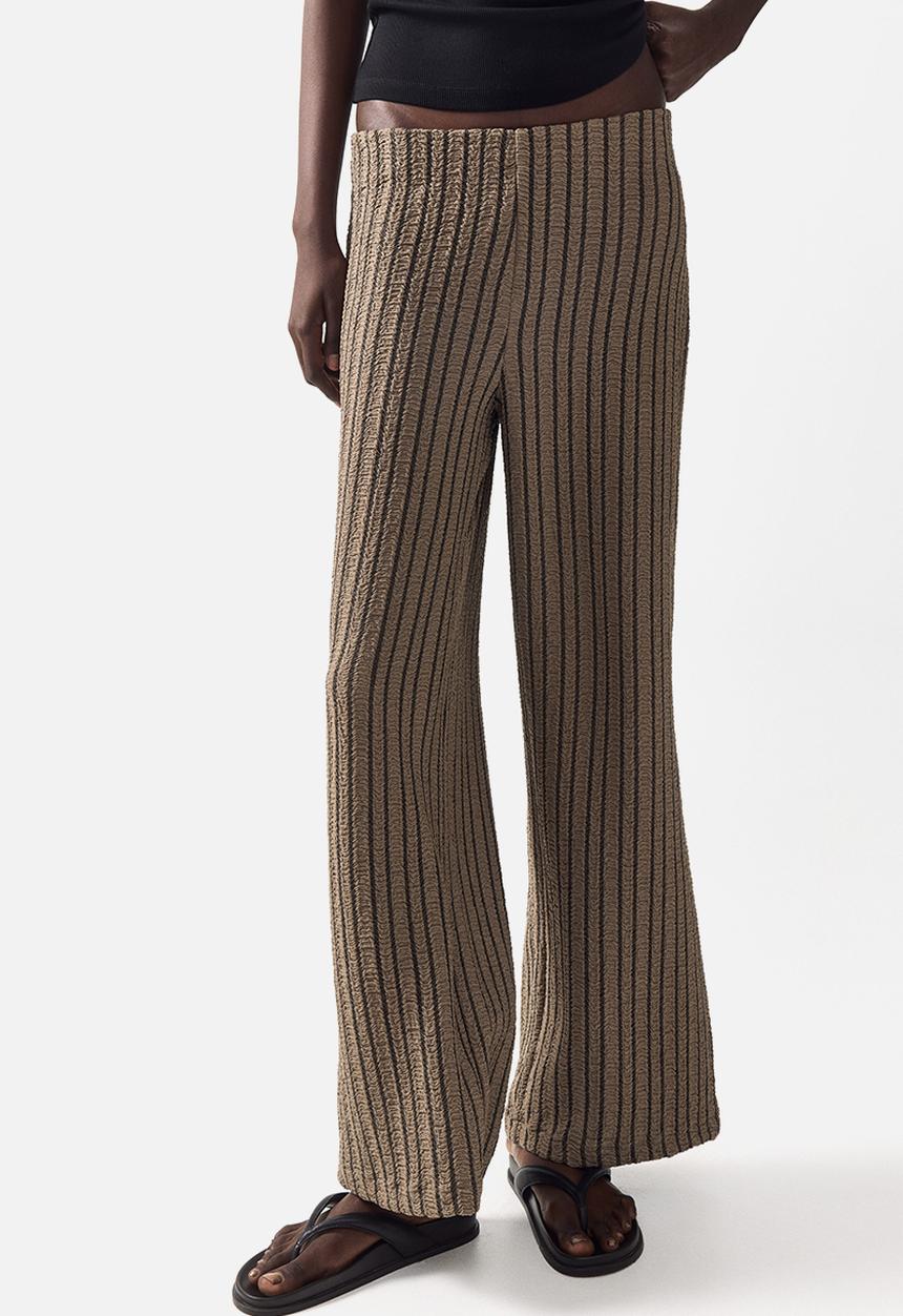 H&M - Wide crinkled trousers - dark mole/striped