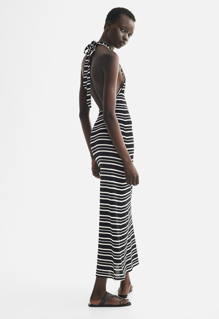 H&M - Knitted halterneck dress - black/striped