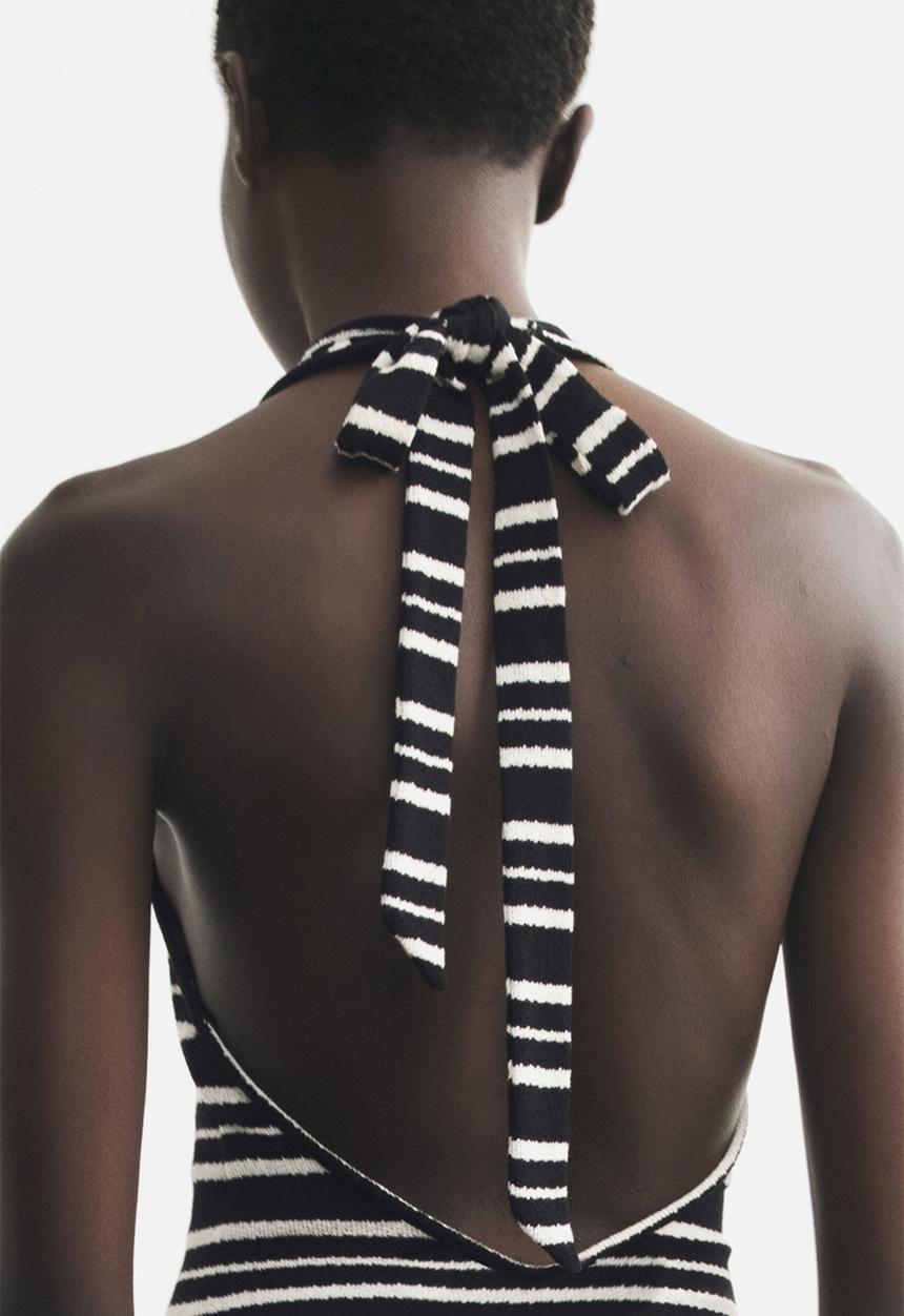 H&M - Knitted halterneck dress - black/striped