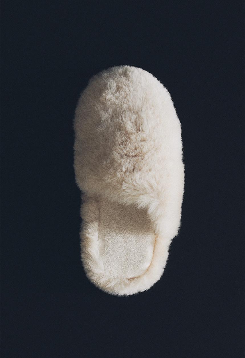 H&M - Fluffy slippers - light beige
