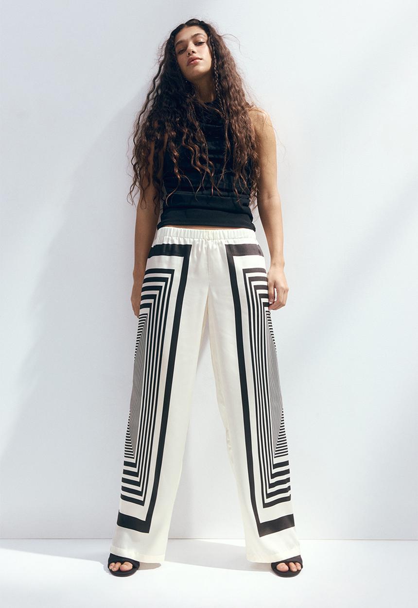 H&M - Wide satin trousers - cream/patterned