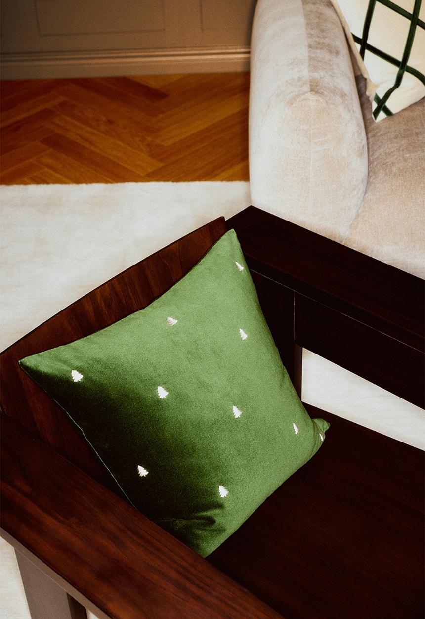 H&M - Embroidery-motif cushion cover - dark green/spruces
