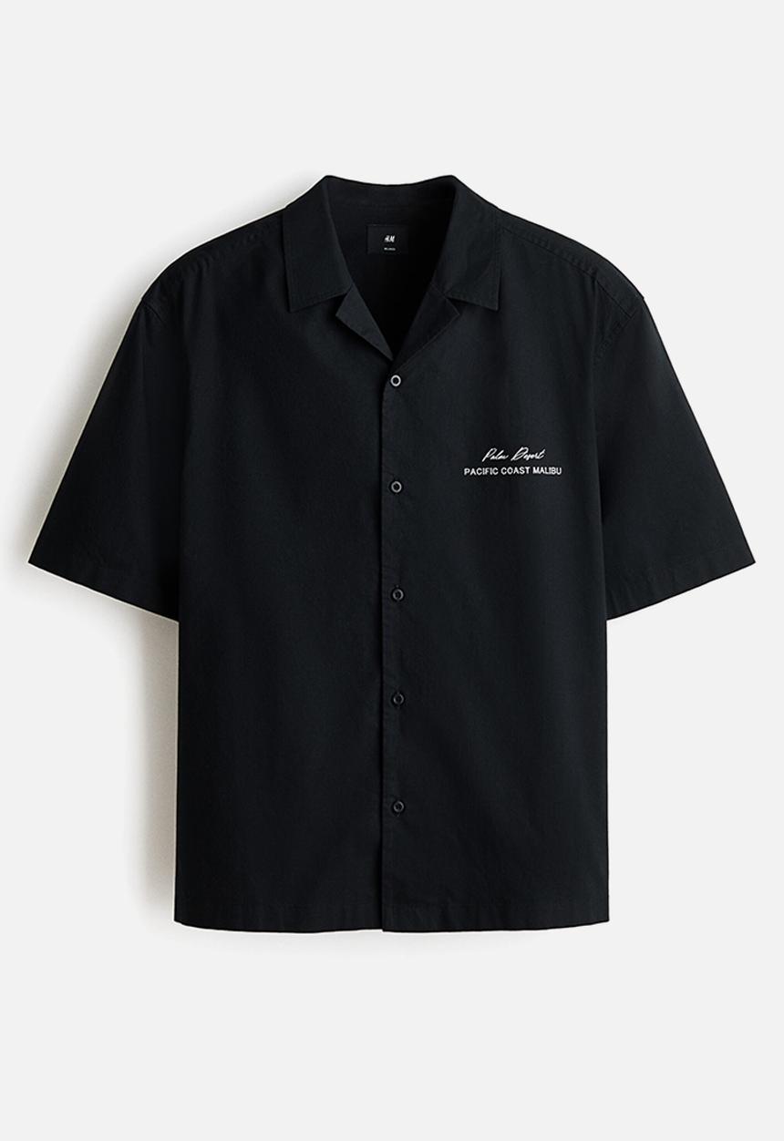 H&M - Relaxed fit printed resort shirt - black/palm desert