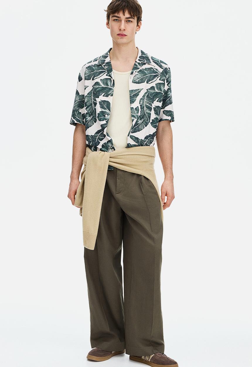 H&M - Regular fit resort shirt - white/plants