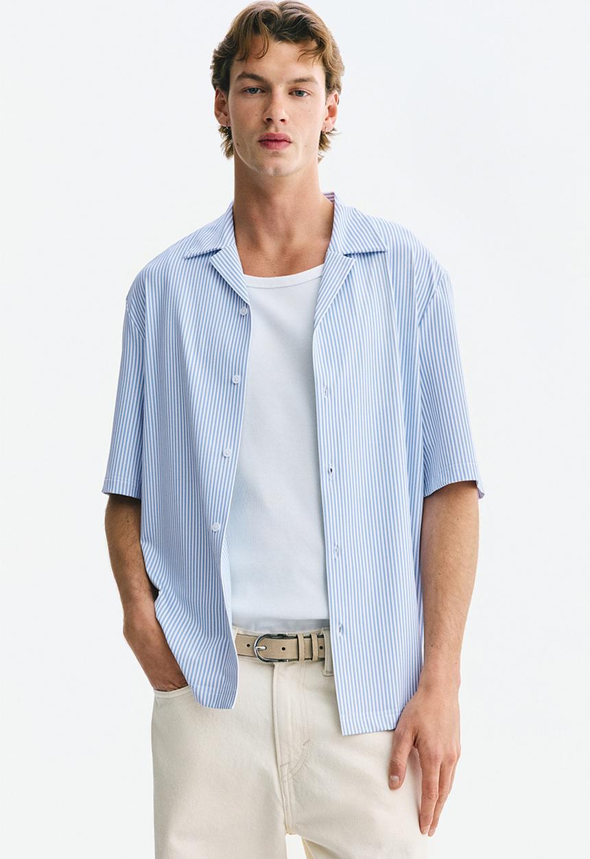 H&M - Regular fit resort shirt - light blue/striped