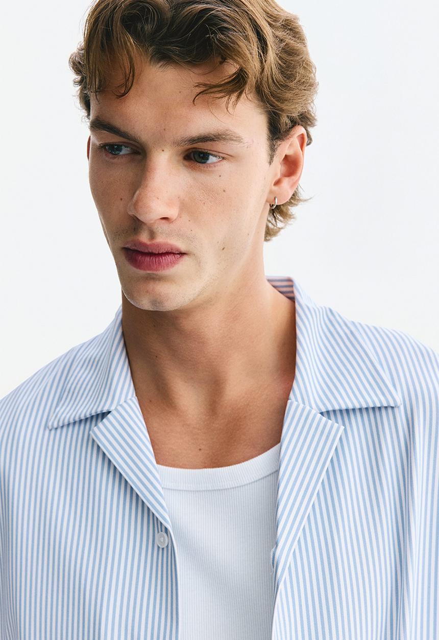 H&M - Regular fit resort shirt - light blue/striped