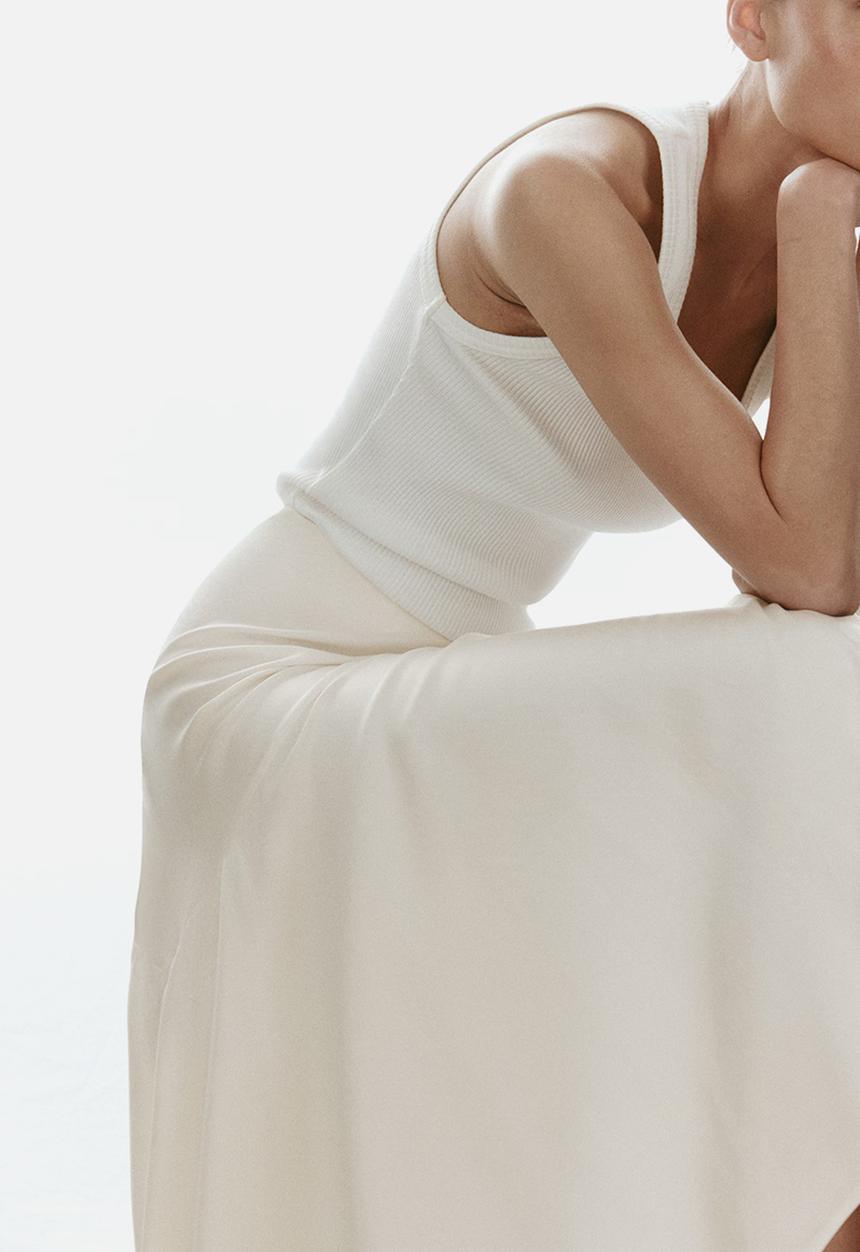 H&M - Asymmetric Viscose Skirt - cream