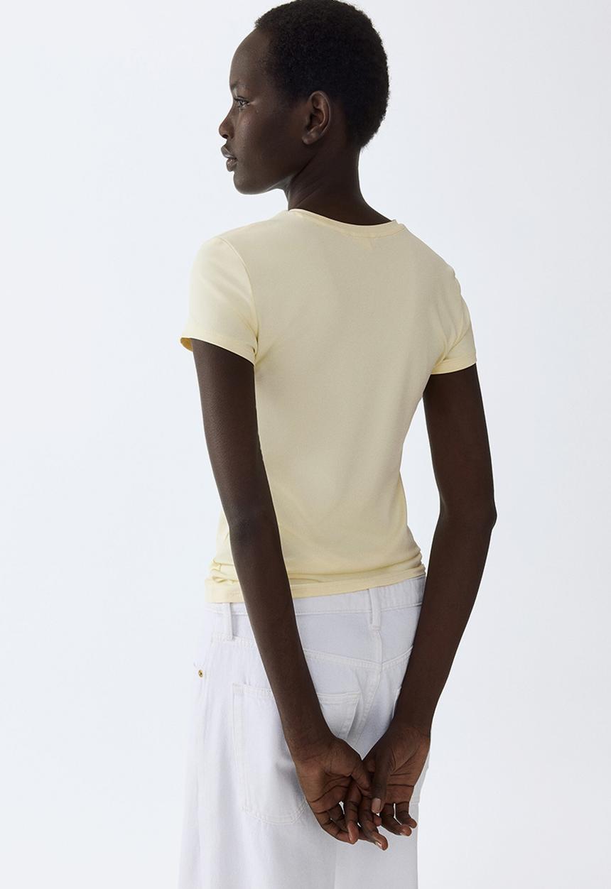 H&M - Fitted microfibre T-shirt - pale yellow
